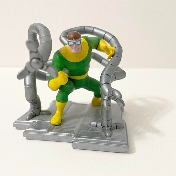 2011 Marvel Spiderman Villain Dr Octopus 3 Inch Tall Action Figure on Base - Picture 1 of 14